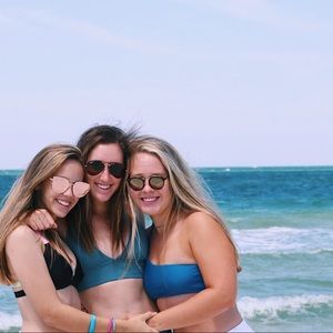 Meet your Posher, Ellie